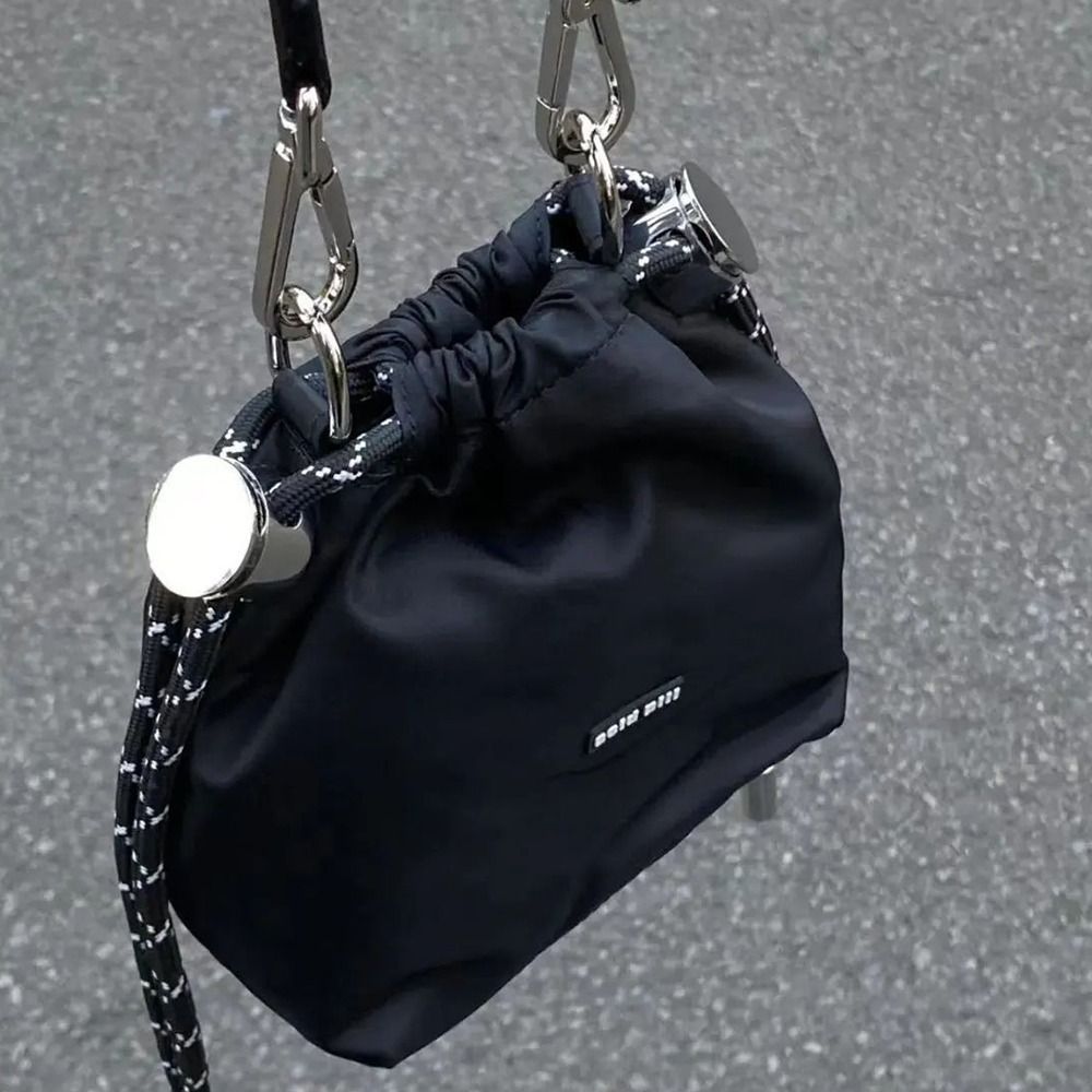 Luxury Bags Korea - Borsa a secchiello con coulisse nera