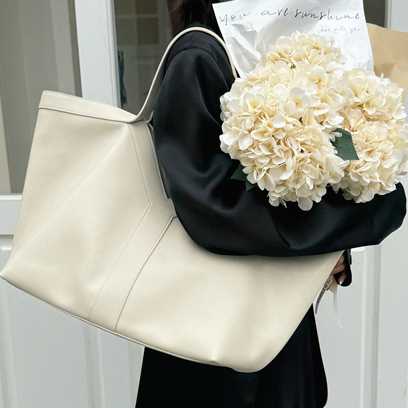 Borse Donna in Vera Pelle di L - Luxury Bags Supplier recensione e prezzo