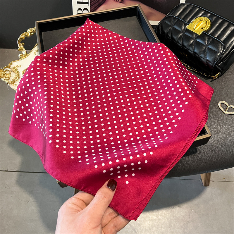 Sciarpe stampate nuove di luss - Luxury Bags Trending recensione e prezzo