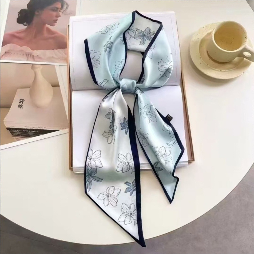 Foulard Quadrato di Lusso in S - Luxury Bags Trending recensione e prezzo