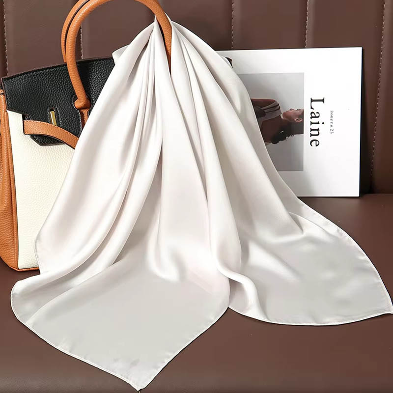 Sciarpa quadrata di seta tinta - Luxury Bags China recensione e prezzo