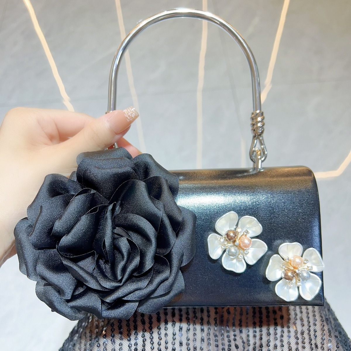 Pochette di lusso con fiori 3D - Luxury Bags White recensione e prezzo