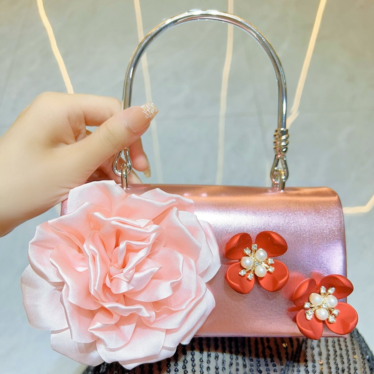 Pochette di lusso con fiori 3D - Luxury Bags White recensione e prezzo