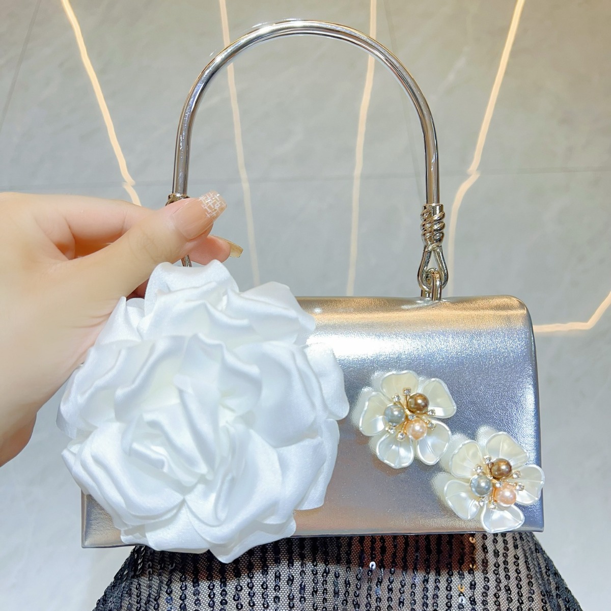 Pochette di lusso con fiori 3D - Luxury Bags White recensione e prezzo