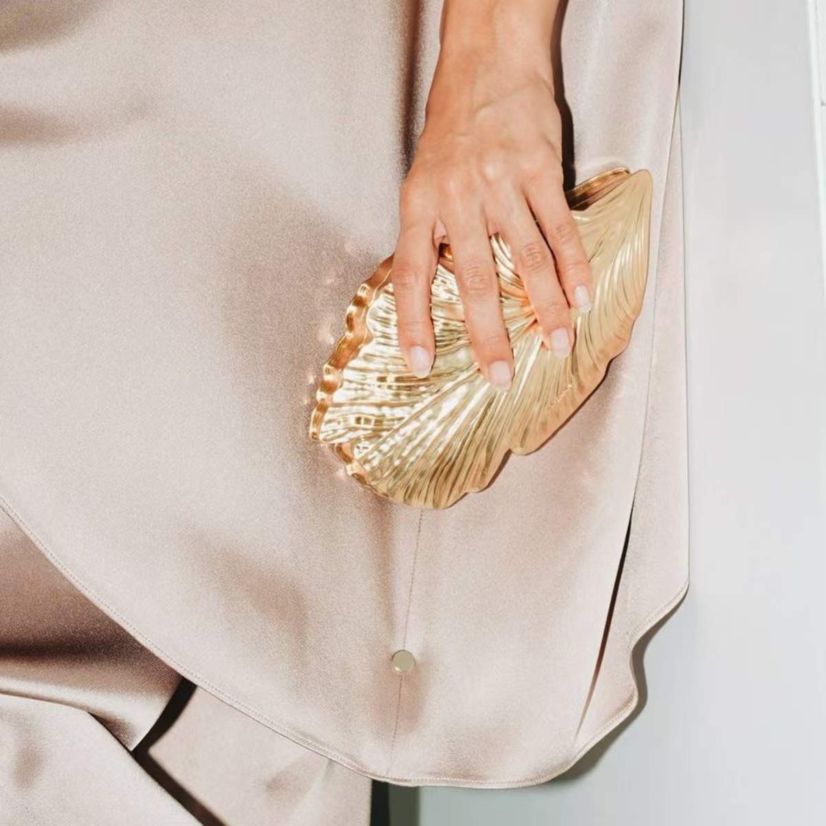 Elegante Borsa a Tracolla in A - Luxury Bags Gold recensione e prezzo