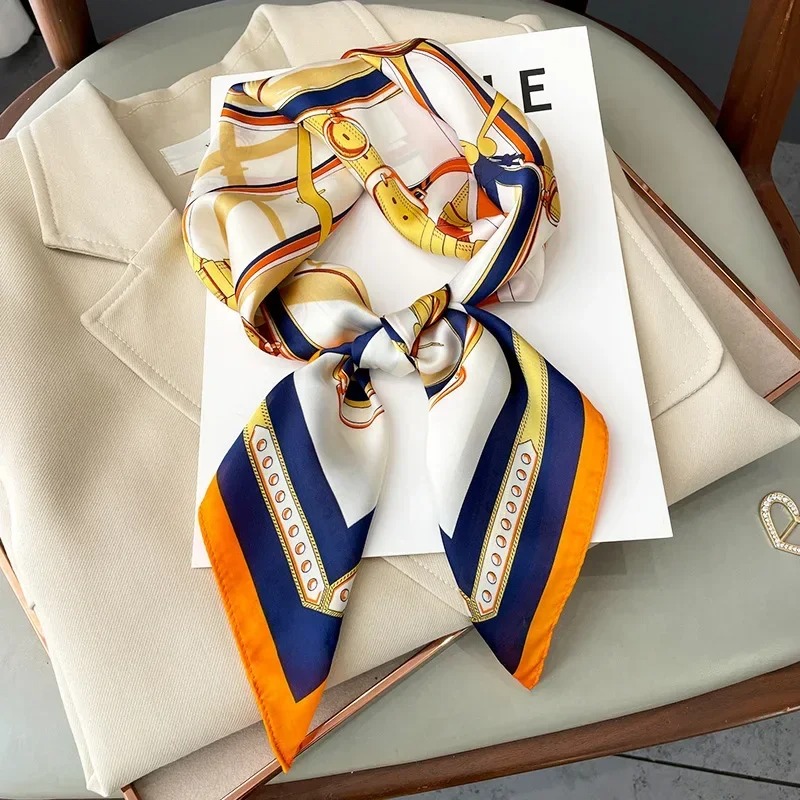 Foulard Quadrato Sottile in Se - Luxury Bags Trending recensione e prezzo
