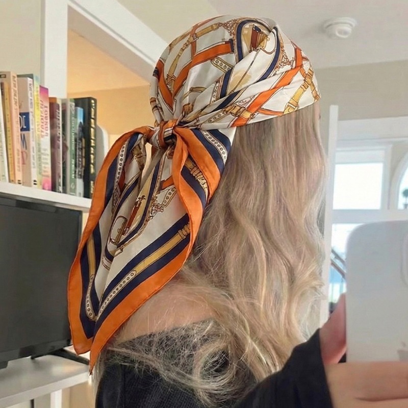Foulard Quadrato Sottile in Se - Luxury Bags Trending recensione e prezzo