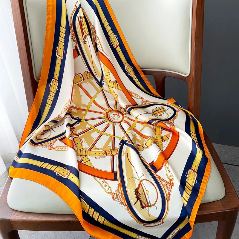 Foulard Quadrato Sottile in Se - Luxury Bags Trending recensione e prezzo