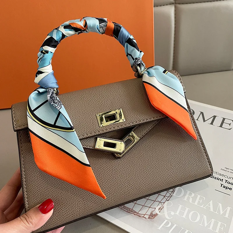 Sciarpa con tracolla stampata  - Luxury Bags Supplier recensione e prezzo