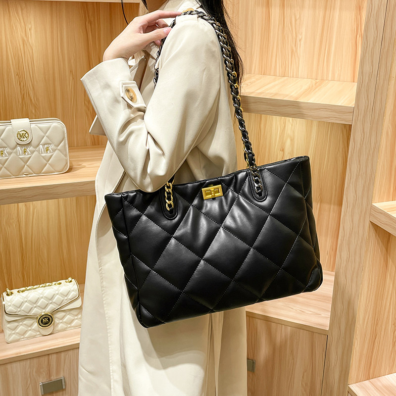 Nuova Borsa Tote Trapuntata Ho - Luxury Bags Hong Kong recensione e prezzo