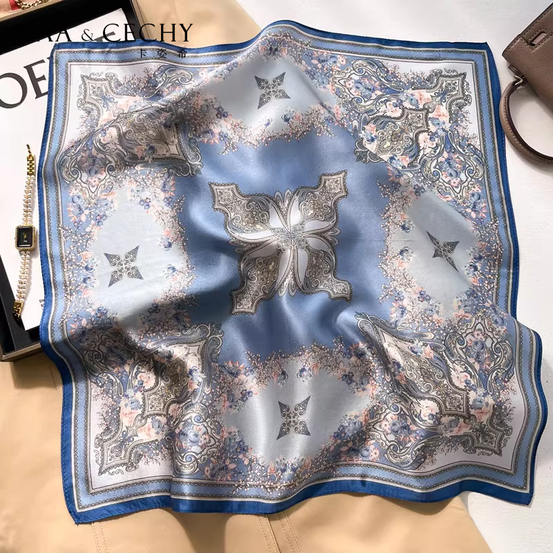 Foulard Quadrato in Seta di Ge - Luxury Bags Trending recensione e prezzo
